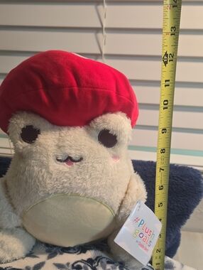 Red-Tooled Cream Plush Mushroom Pet Toy